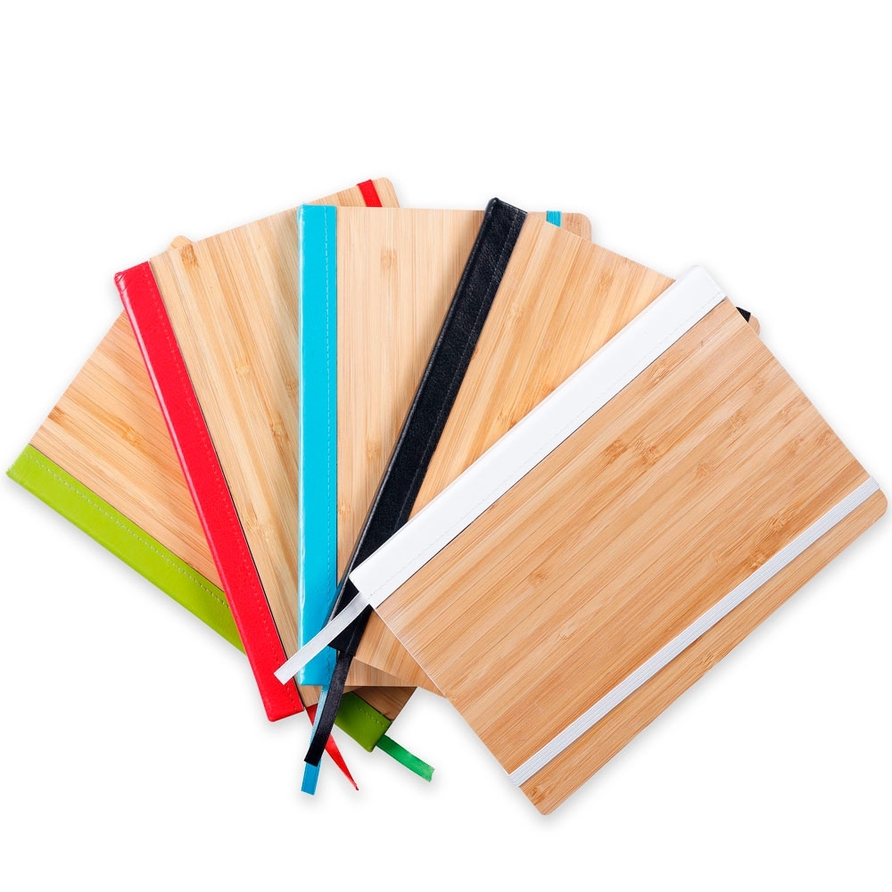 Caderno com capa de bambu